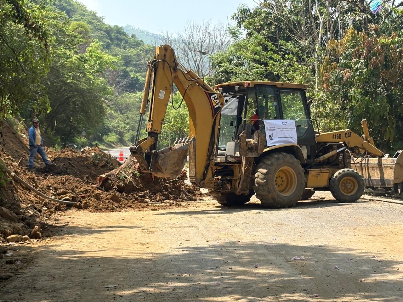SICT- Veracruz atiende afectaciones por las recientes lluvias en Ilamatlán
