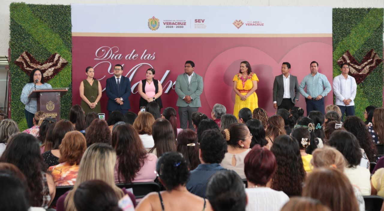 Reconoce SEV labor de madres trabajadoras al servicio de la educación en Veracruz