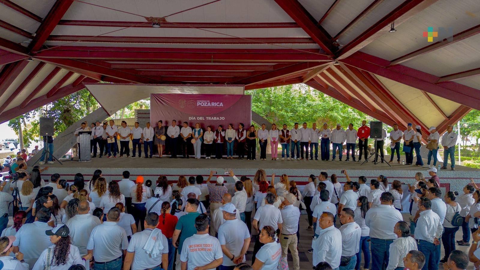 Magno desfile por el día del Trabajo en Poza Rica