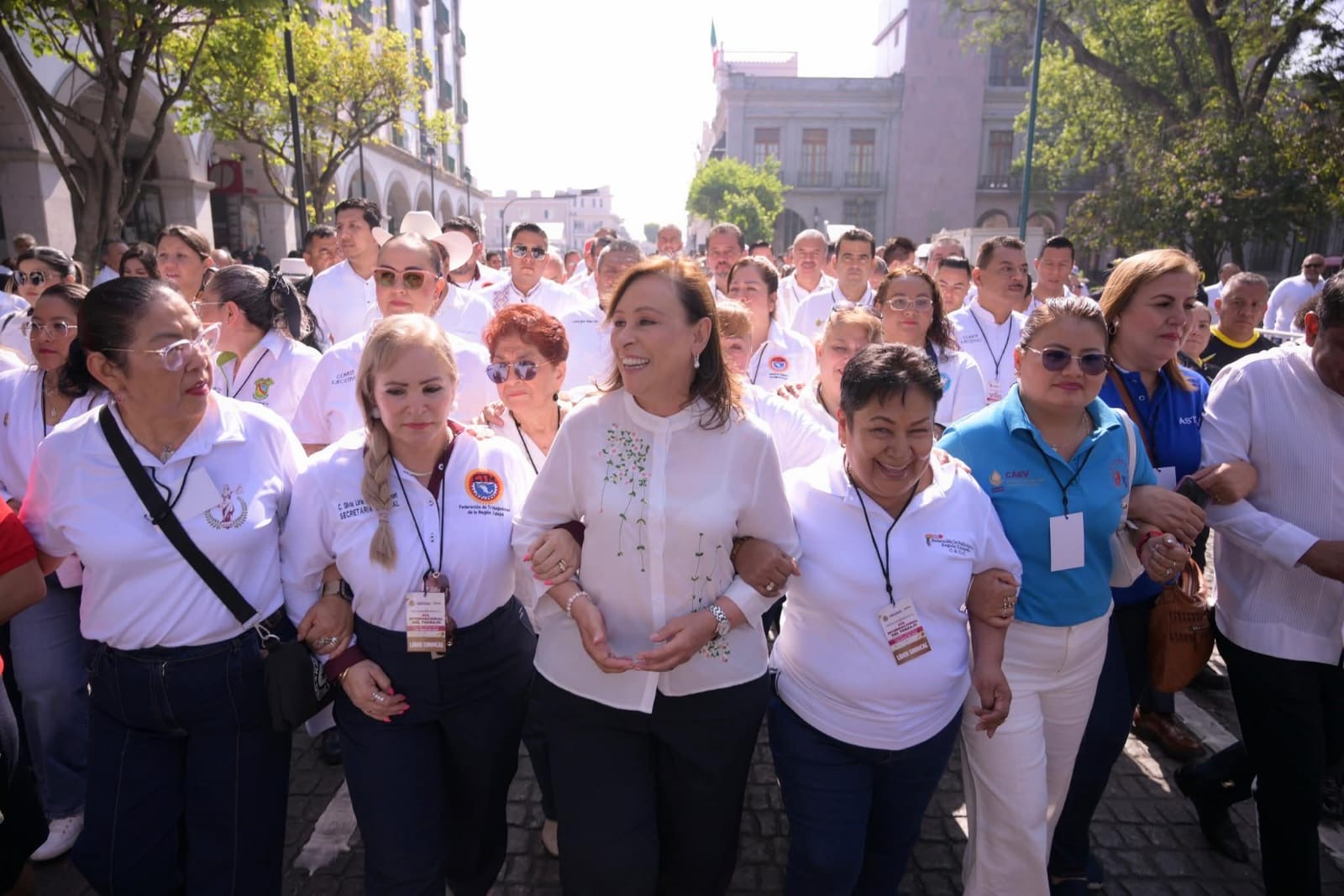 Rocío Nahle encabezó desfile de más de 68 mil trabajadores