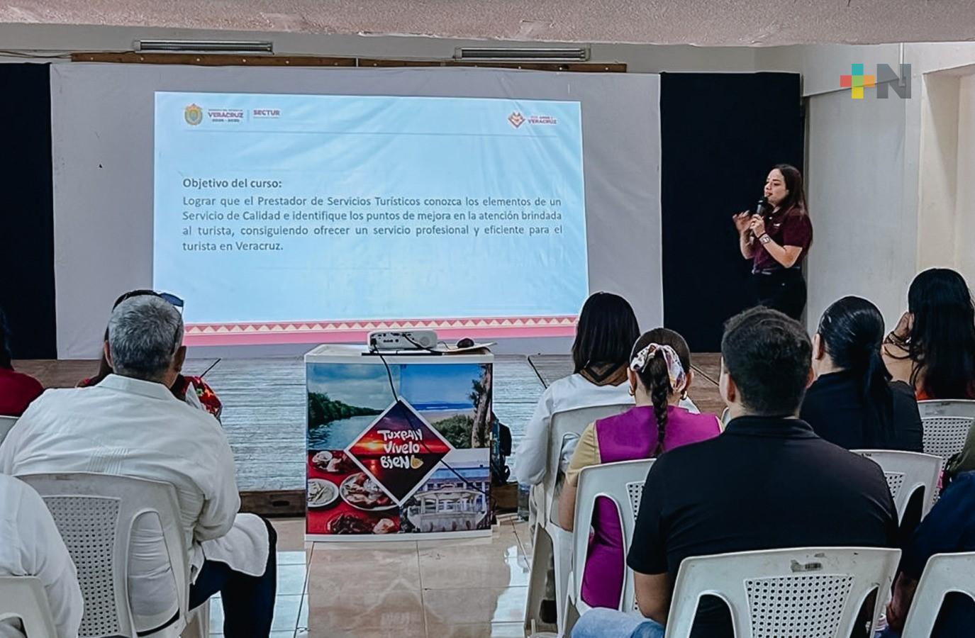 Capacitación turística en Tuxpan; guías reciben talleres