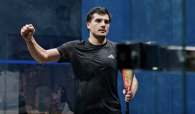 Clasifica Leonel Cárdenas a los octavos de final del Campeonato Mundial de Squash 2026