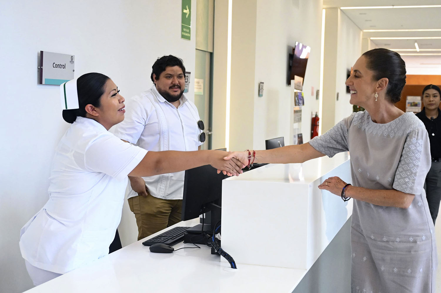 Presidenta Sheinbaum inaugura Hospital General Dr. Agustín O’Horán; firma incorporación de Yucatán a IMSS-Bienestar