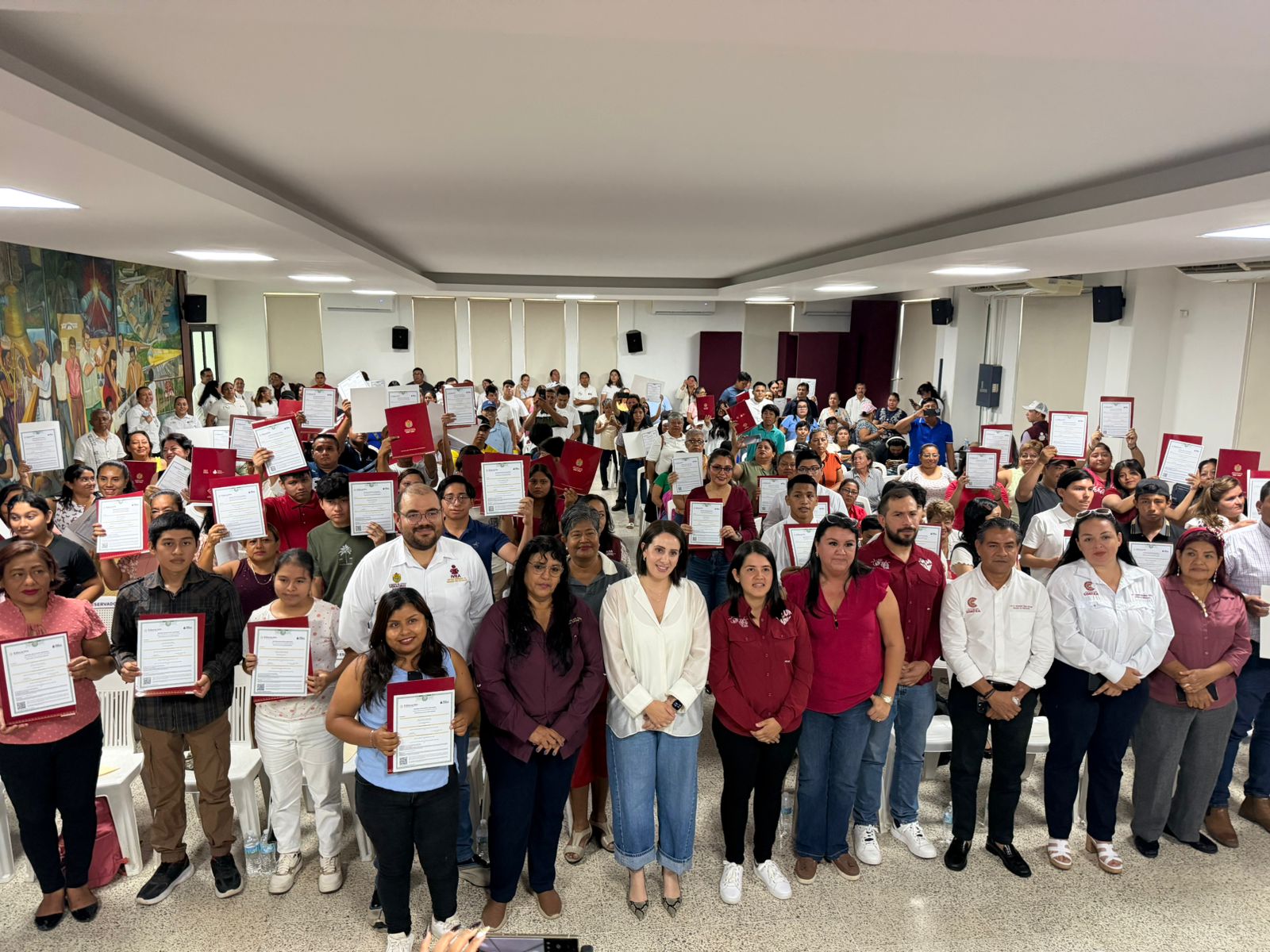 IVEA de Coatza espera dar certificados de primaria a ocho mil personas en 2026