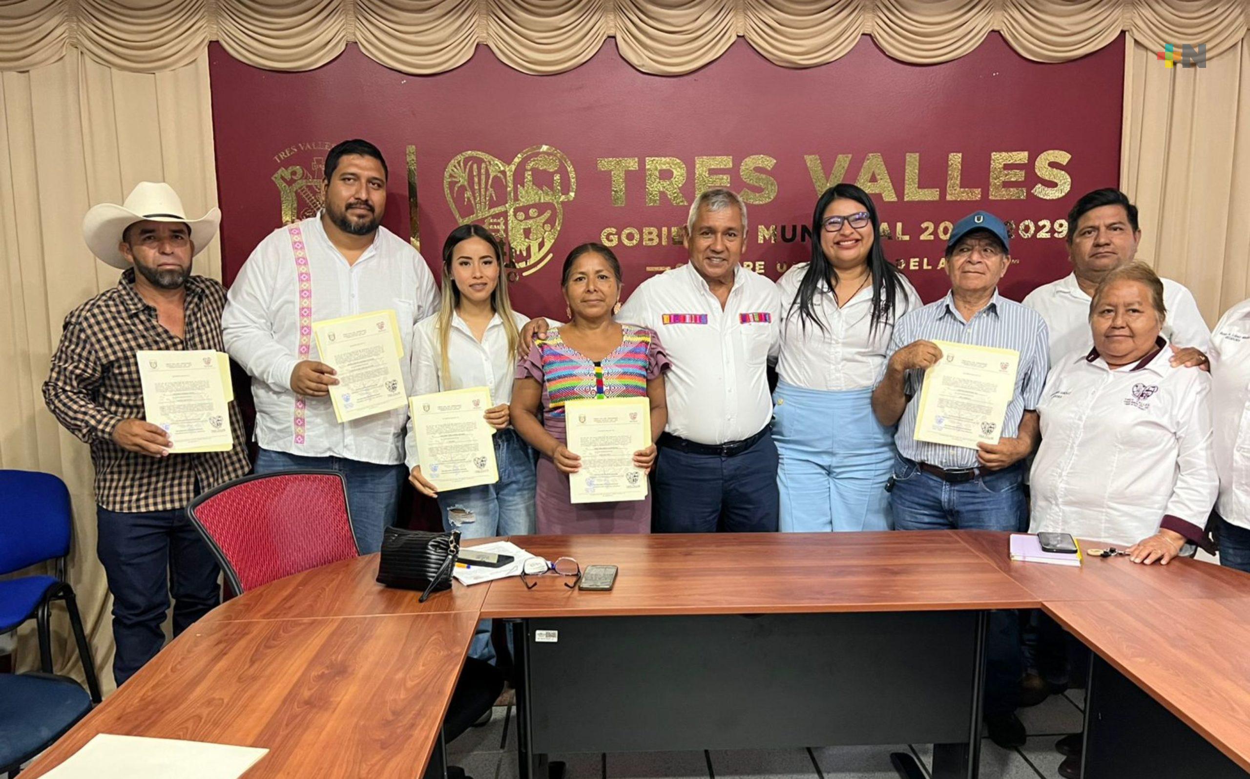 Entregan constancias a agentes municipales en Tres Valles