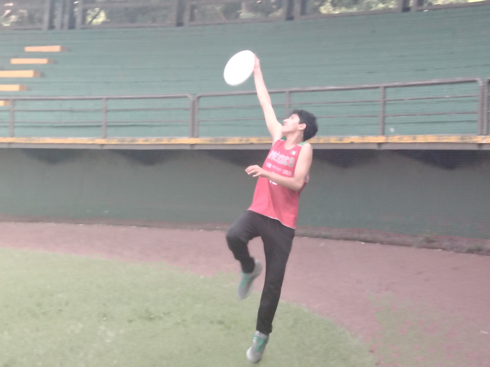 Veracruzano Gibrán Khadir forma parte de selección ultimate frisbee que competirá en España