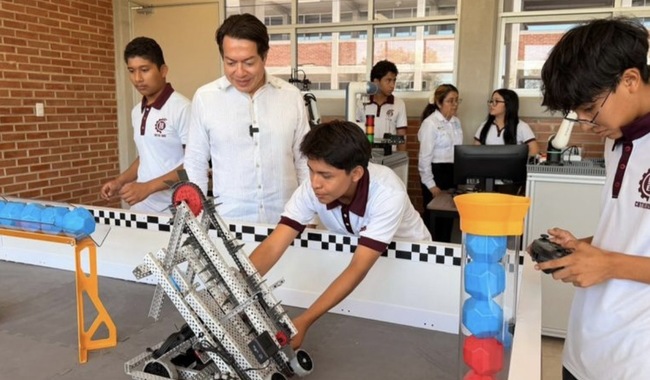 Gobierno de México fortalece acceso a educación con beca e infraestructura educativa