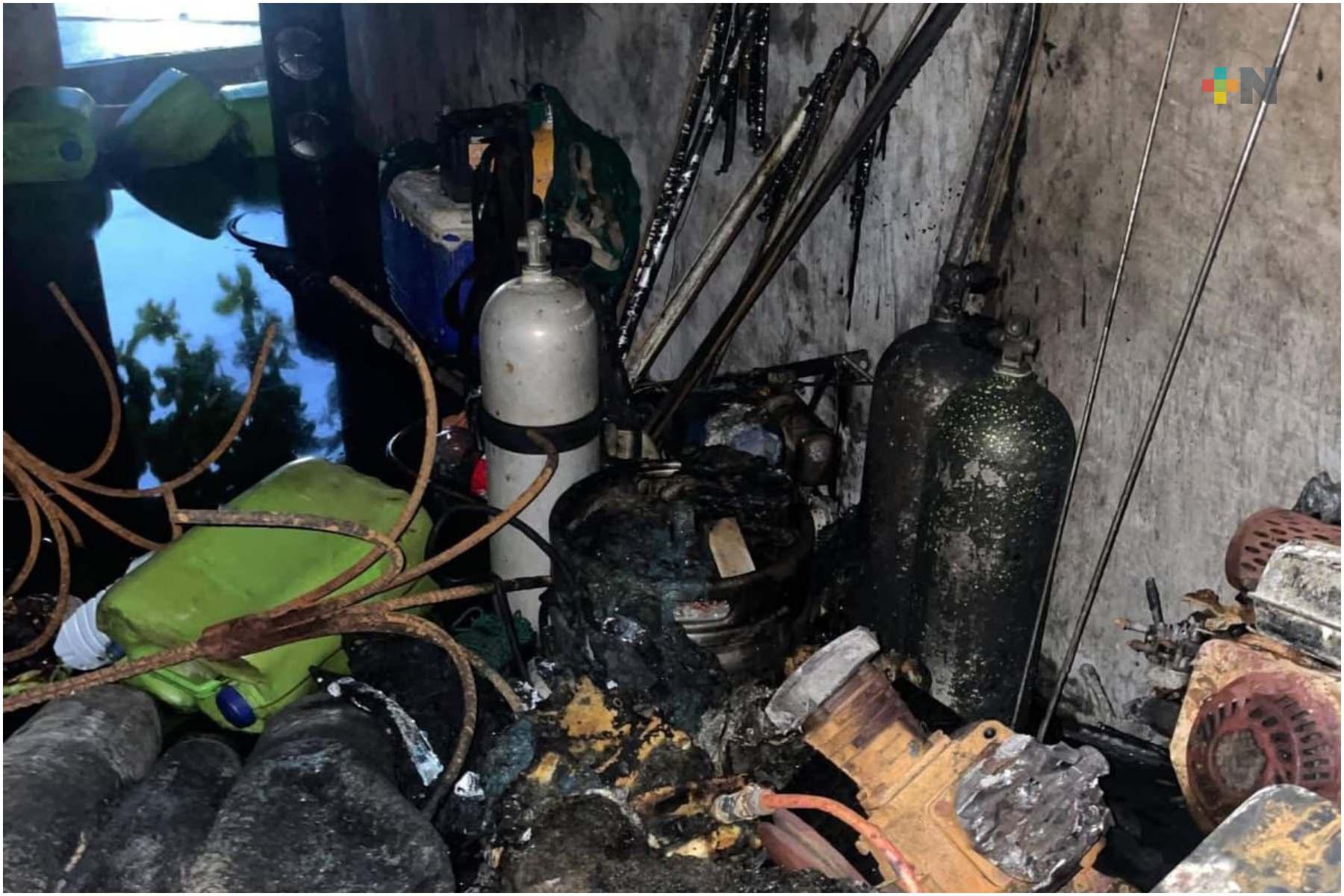 Incendio en bodega afecta a pescadores de Villa Allende