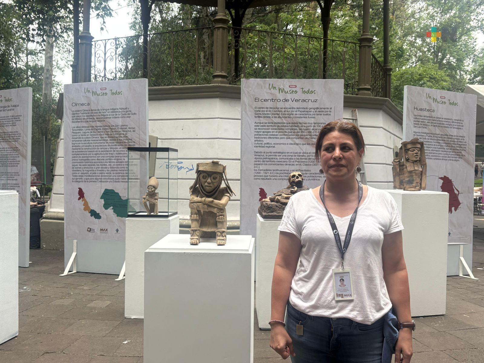MAX lleva réplicas de piezas prehispánicas al parque Los Berros de Xalapa
