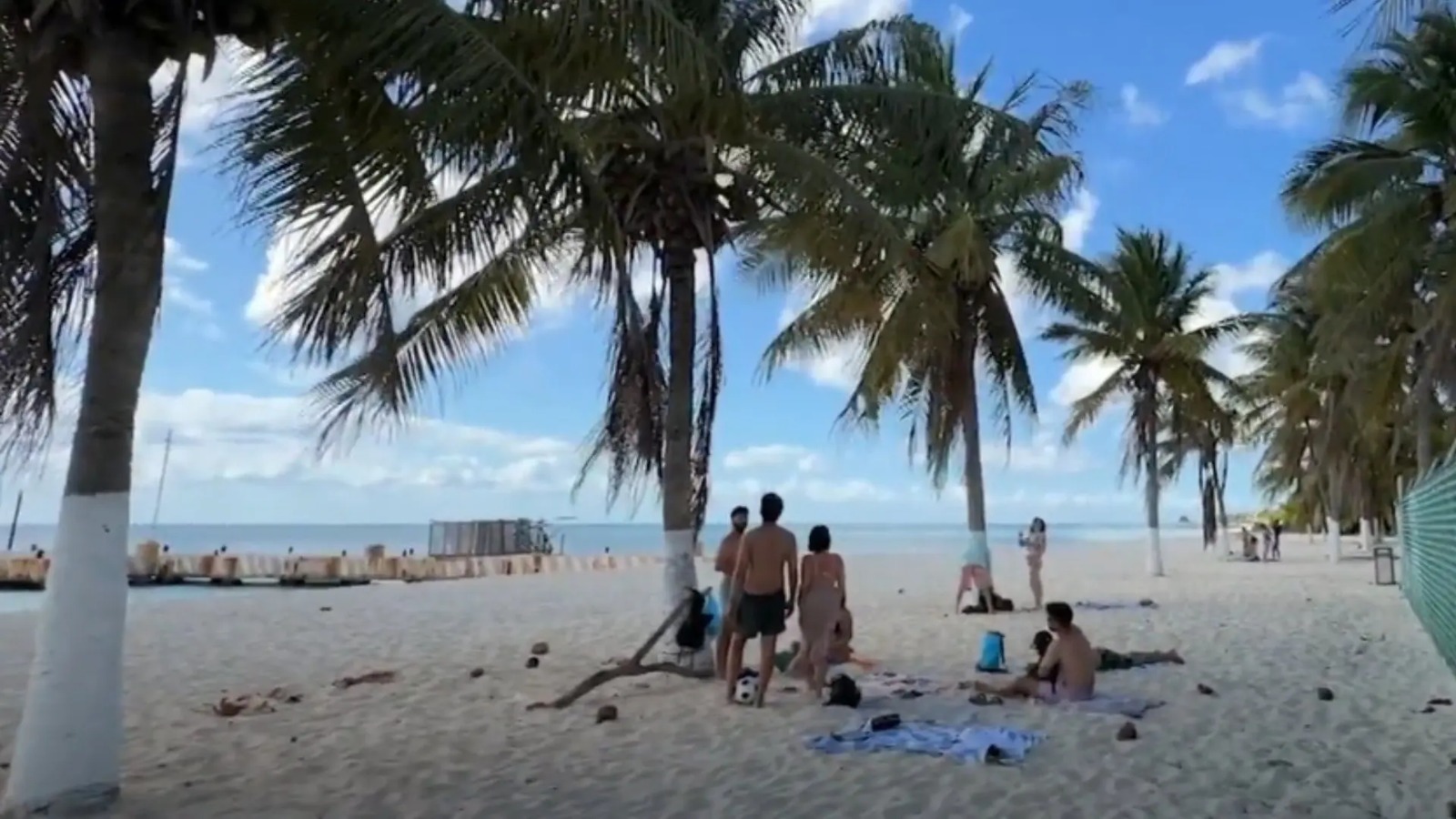 Defensa de playas públicas en Cozumel