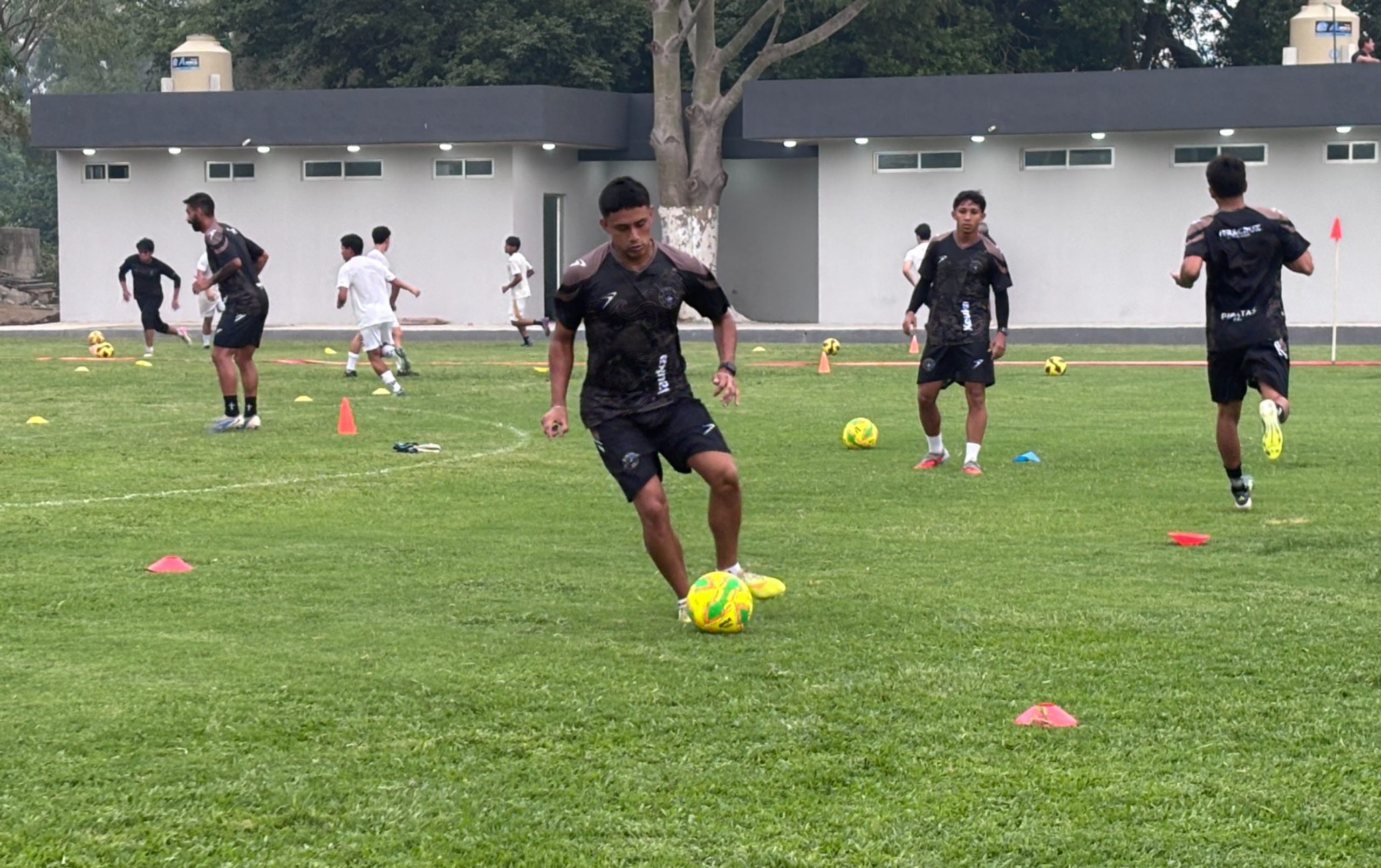 Piratas FC con intensas sesiones de entrenamiento