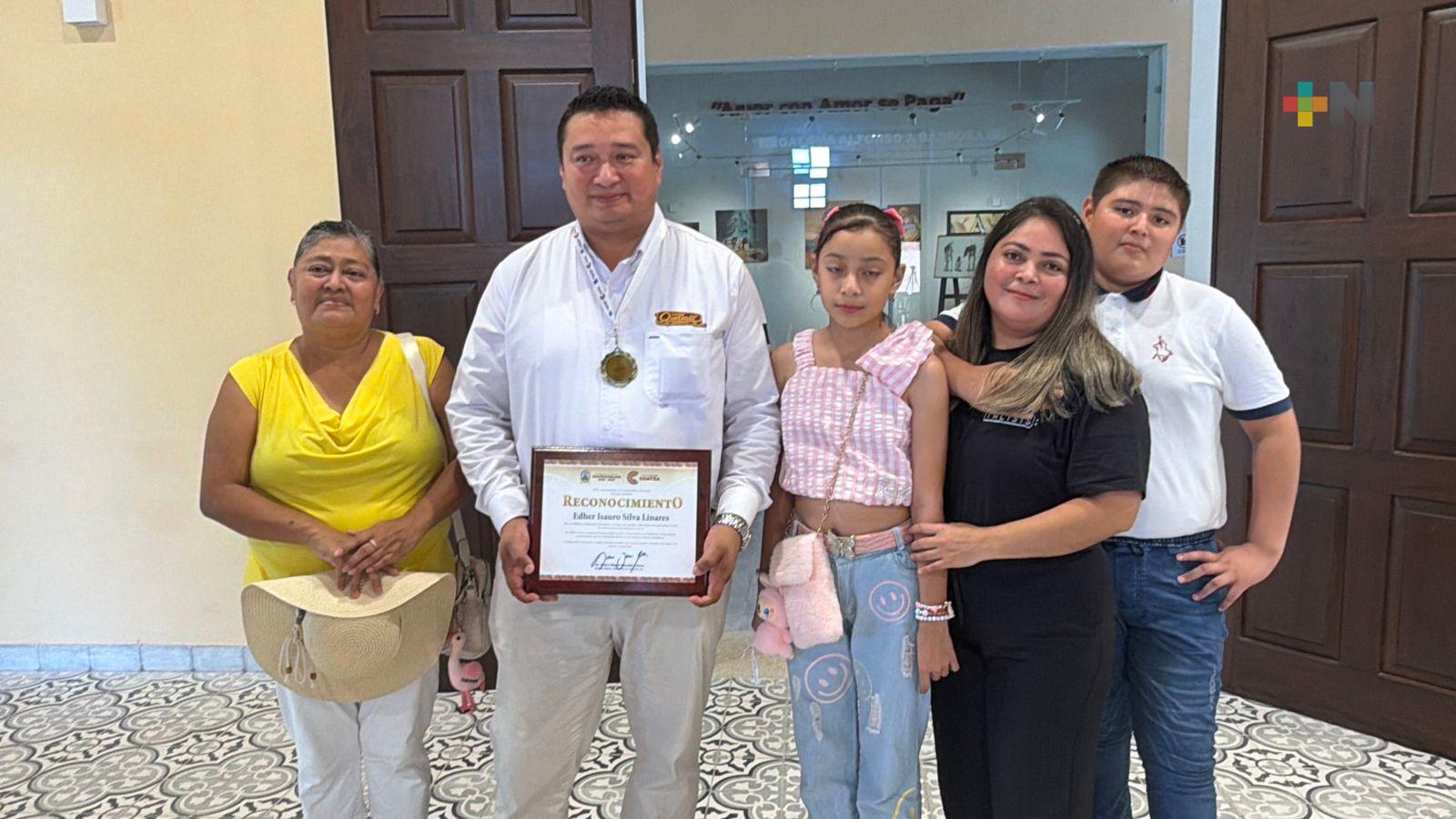 Reconocen al conductor de Quetzalli que salvó la vida de una pasajera