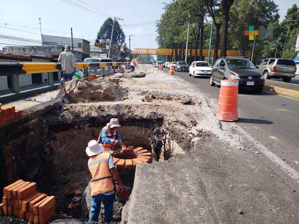 Reparan socavón en puente Macuiltépetl de Xalapa