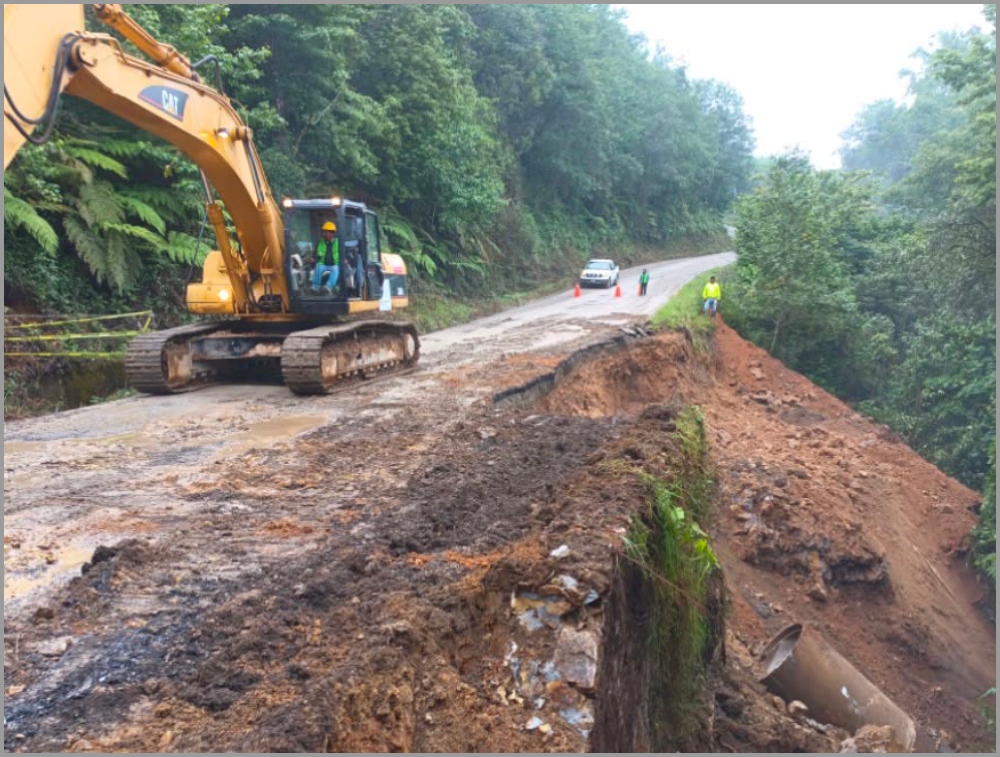 Destina SICT 104 mdp a rehabilitación de caminos en la sierra norte de Veracruz