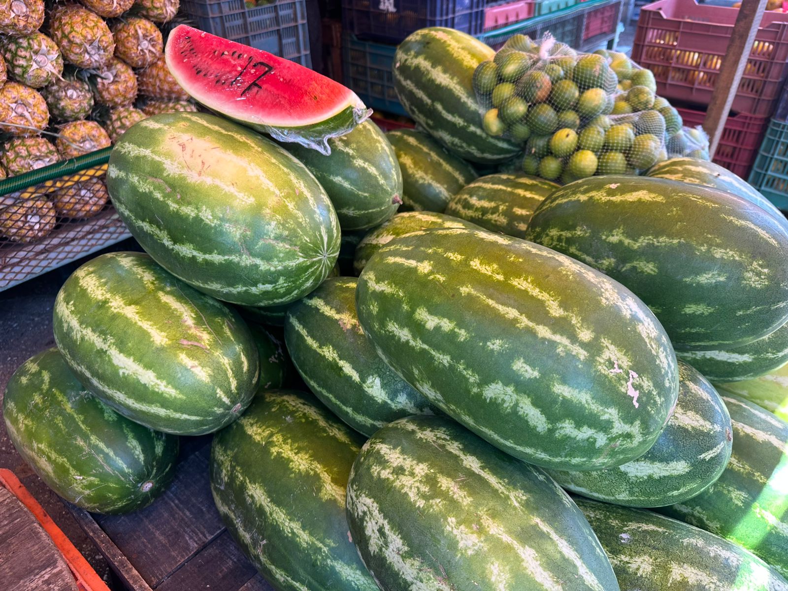 Calor incentiva consumo de frutas en Coatza