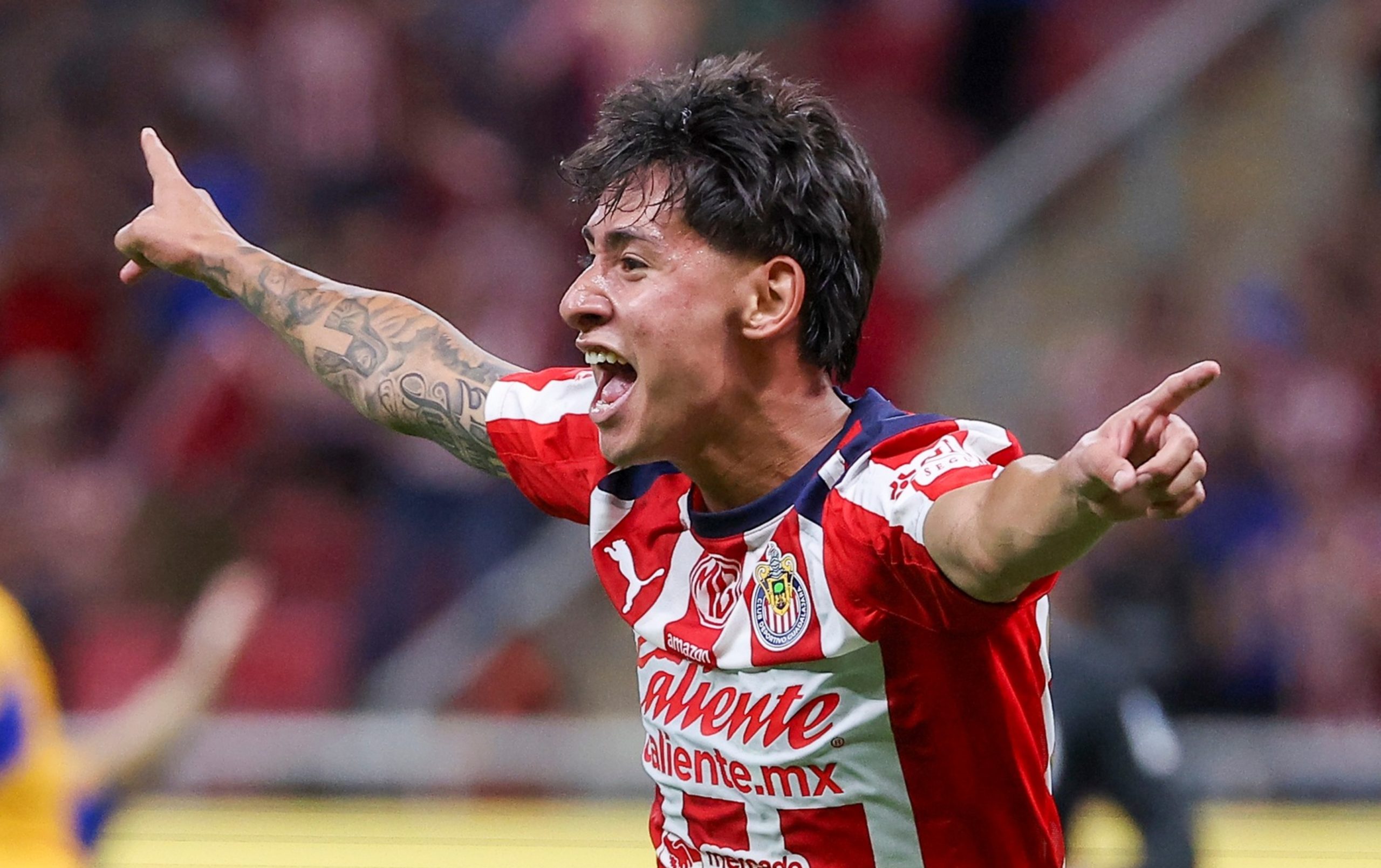 Veracruzano guio a Chivas a semifinal de la Liga MX