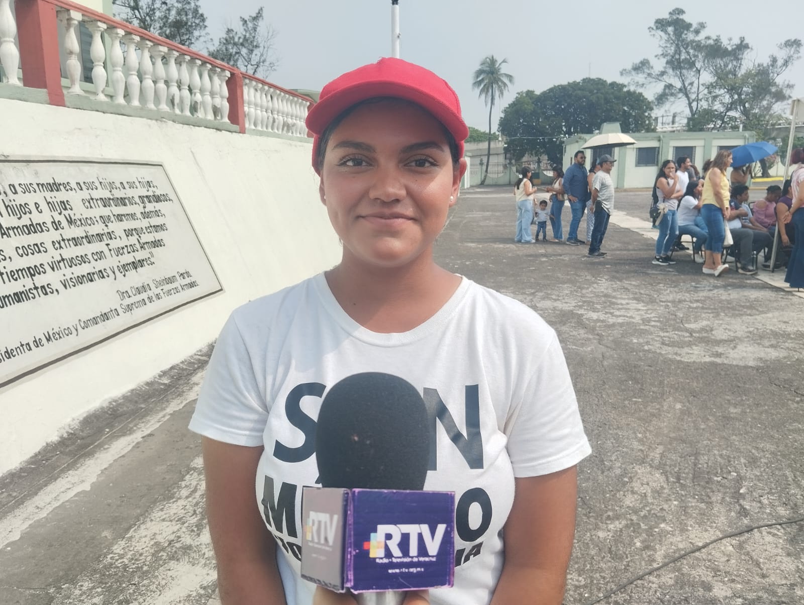 Cada vez más mujeres se integran como voluntarias al entrenamiento militar