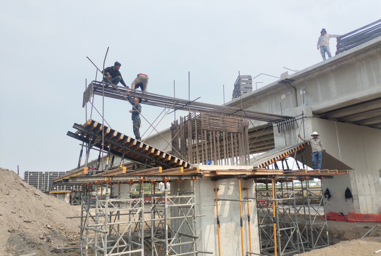 Avanza construcción del distribuidor vial de acceso al puerto de Veracruz