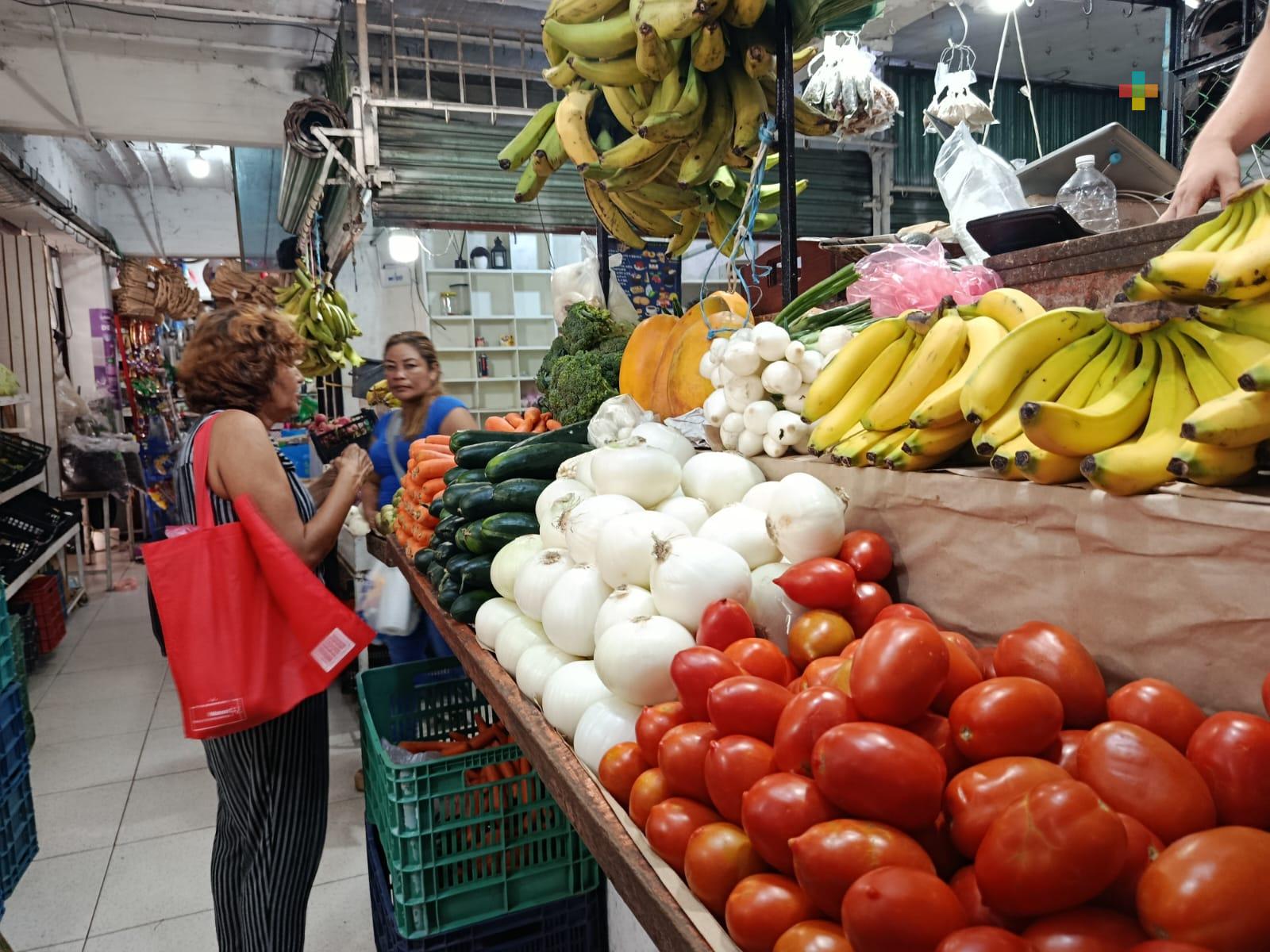 Aumenta precio de frutas y verduras en mercados de Coatzacoalcos