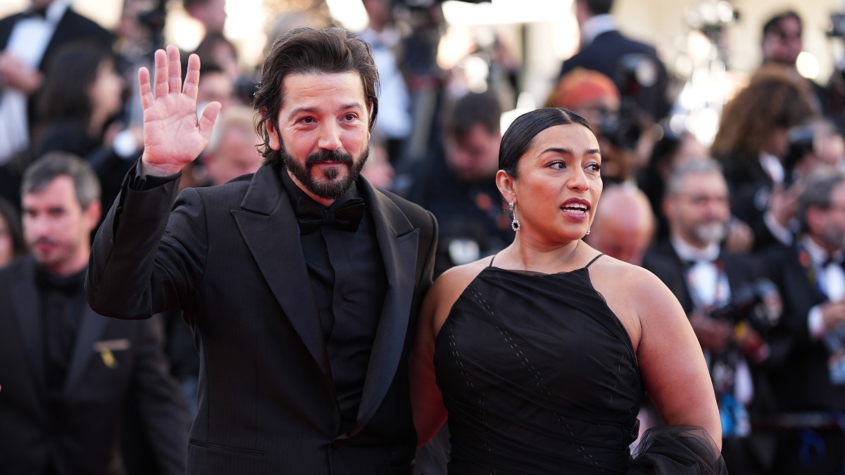 Diego Luna presentó su película “Ceniza en la boca”, ovacionada en el Festival de Cannes