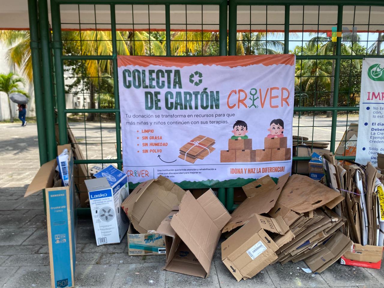 Universitarios colectan cartón en beneficio de Criver
