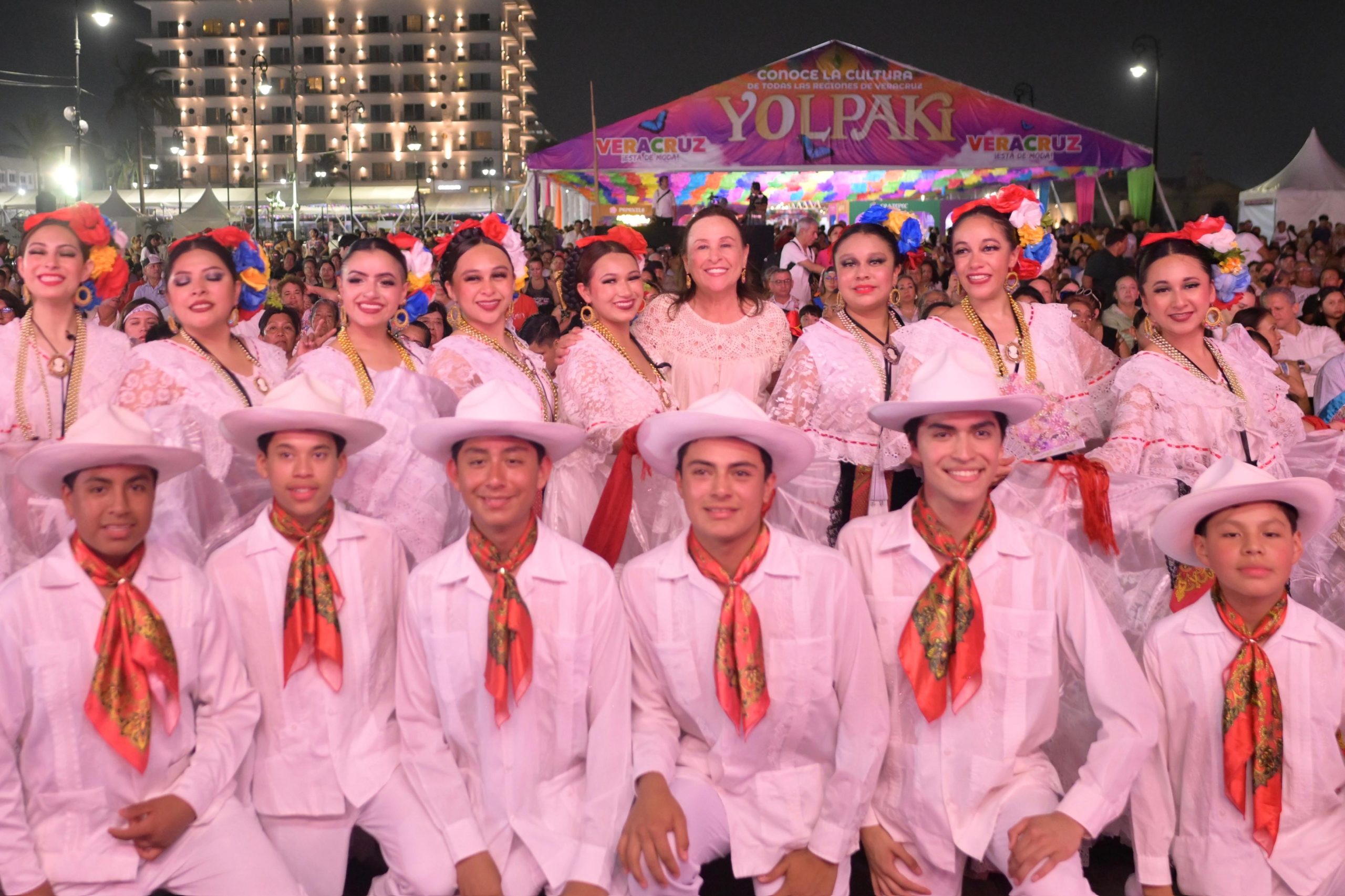 Rocío Nahle celebra otra noche de alegría, ritmo y danzas en Yolpaki 2026