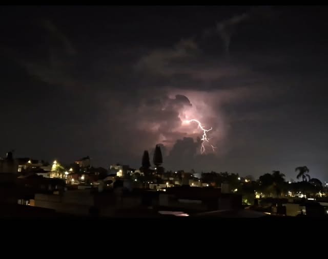 Tormenta eléctrica en Xalapa; posibles lluvias intensas
