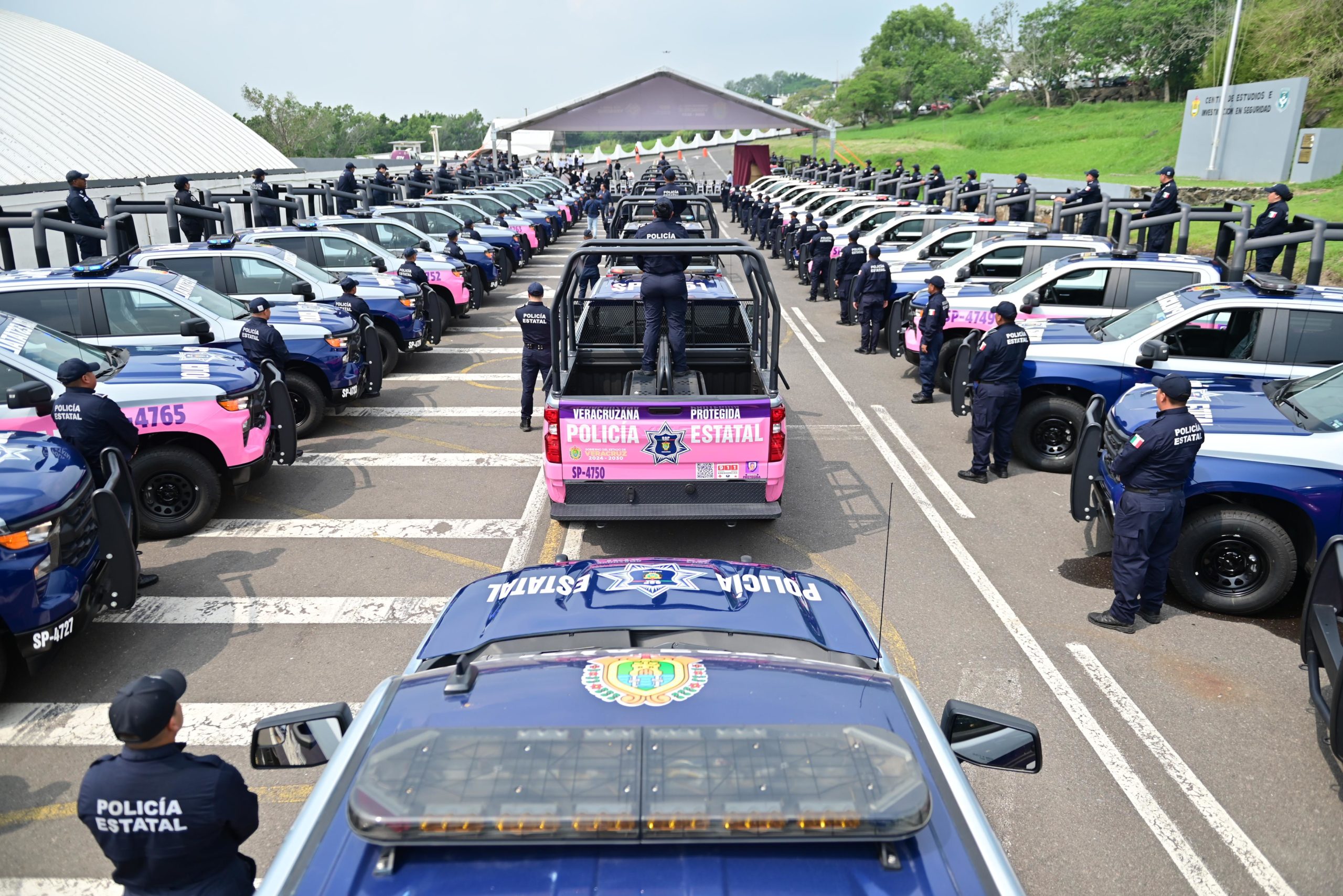 Con inversión de 451 mdp, Veracruz supera las 400 nuevas unidades para seguridad: Gobernadora