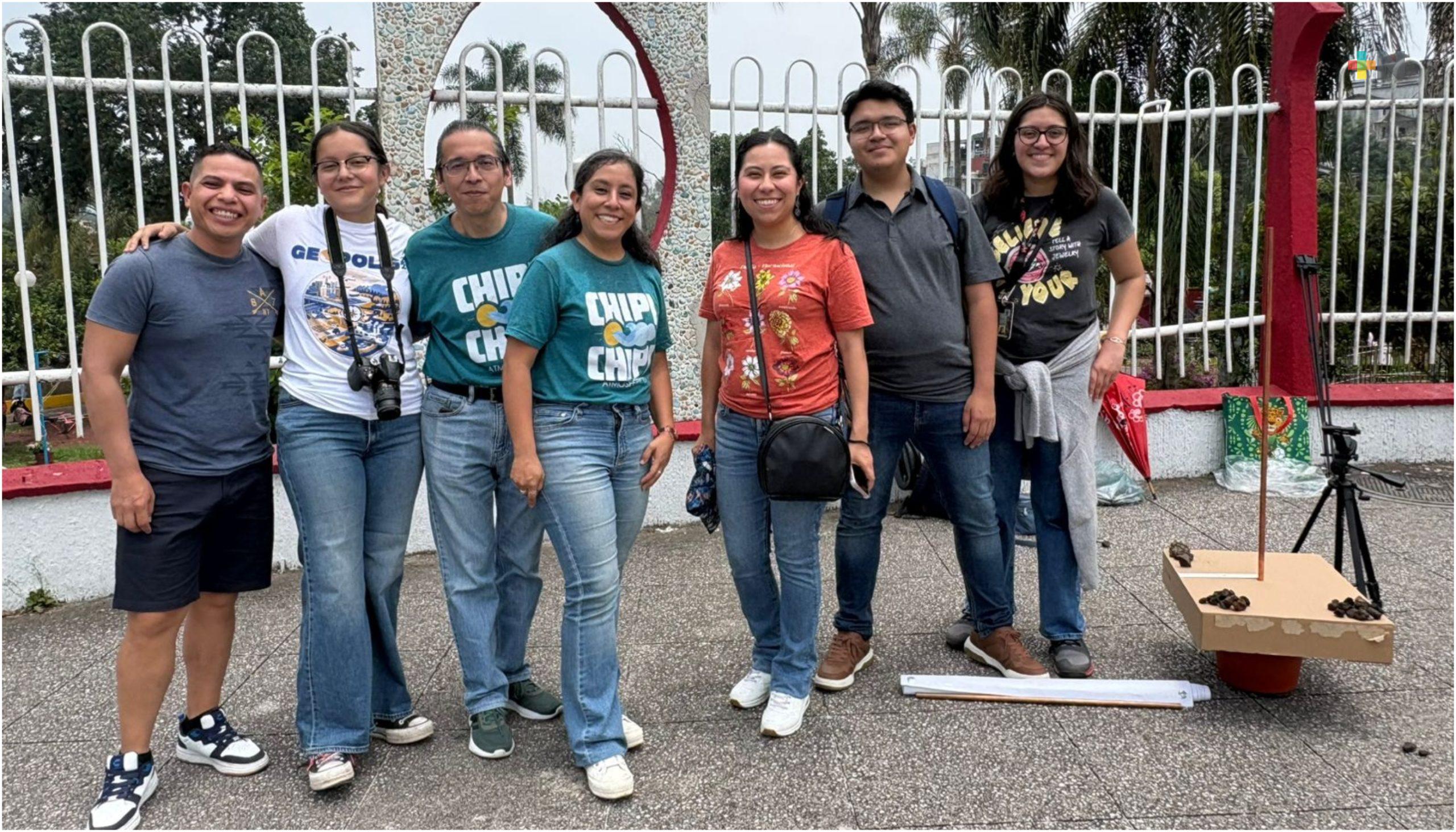 En Xalapa, jóvenes recrean experimento de astrónomo durante el “día sin sombra”