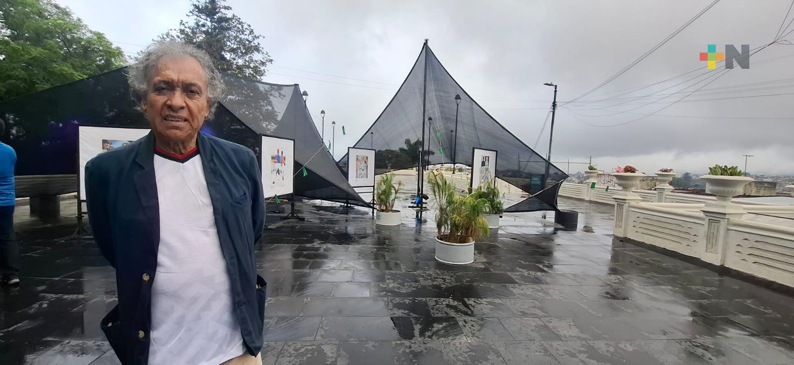 Arte y futbol en Xalapa: Collages renacentistas con rostros de futbolistas llegan al Parque Juárez