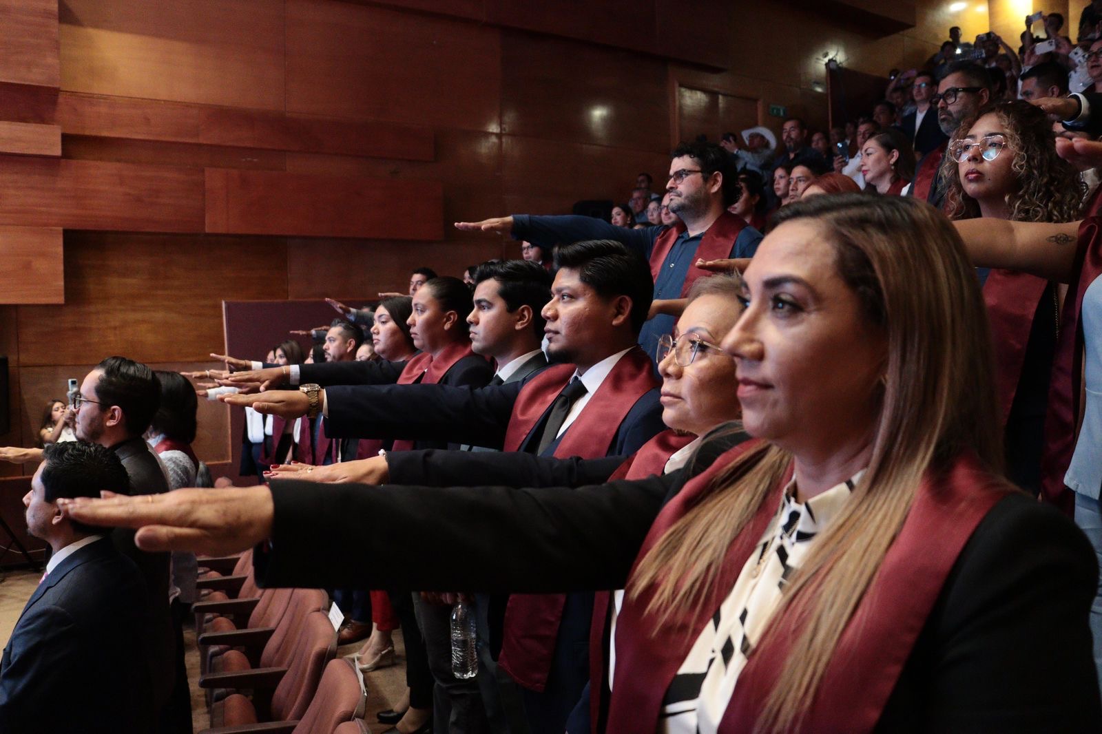 Entrega SEV constancias a 109 egresadas y egresados del Consorcio Clavijero
