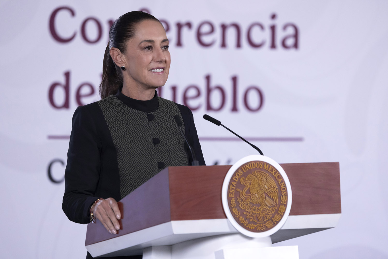 Presidenta Sheinbaum felicita a Isaac del Toro por triunfo en Tour de Francia