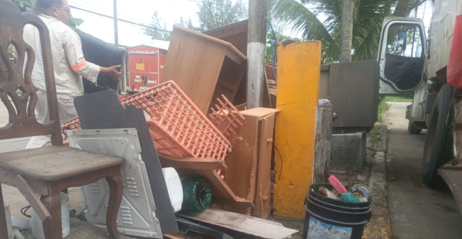 Han recolectado 87 toneladas de cacharros en Coatza para prevenir enfermedades