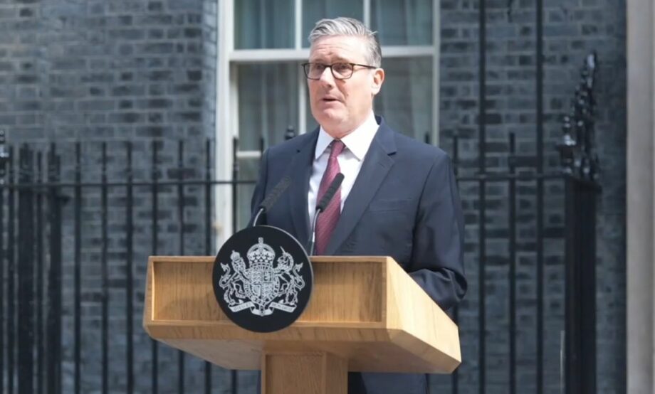 Dimite primer ministro de Reino Unido