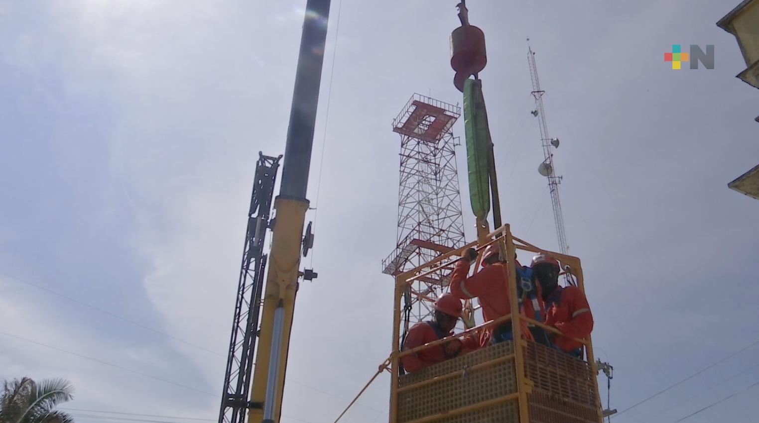 Retiran histórica Torre de Pemex
