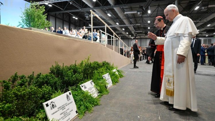 Abarrota el estadio Santiago Bernabéu el Papa León XIV