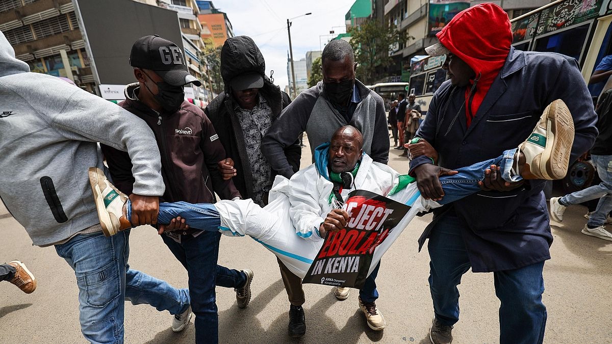 Protestas en Kenia dejan dos muertos frente a centro de investigación sobre ébola