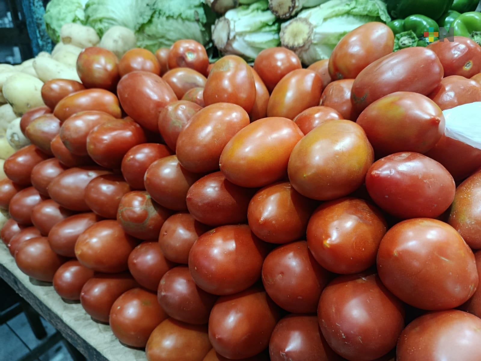 Disminuye precio del tomate en mercados de Coatzacoalcos