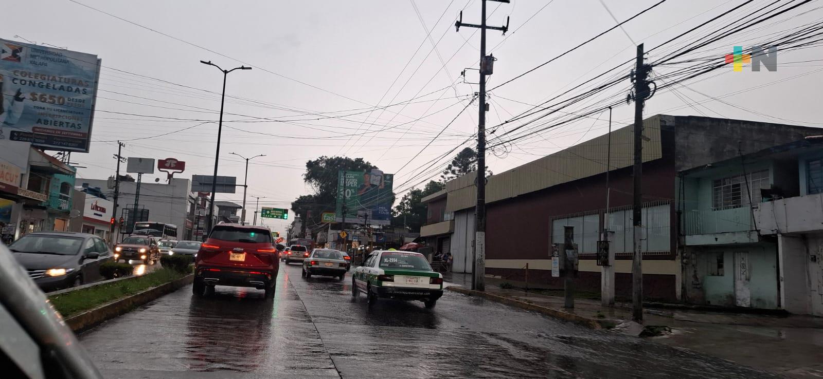 Tráfico lento por cierre parcial del puente Macuiltépetl