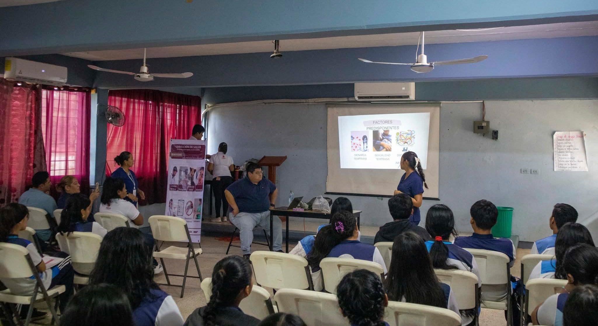 Impulsan acciones de prevención en secundaria de Minatitlán