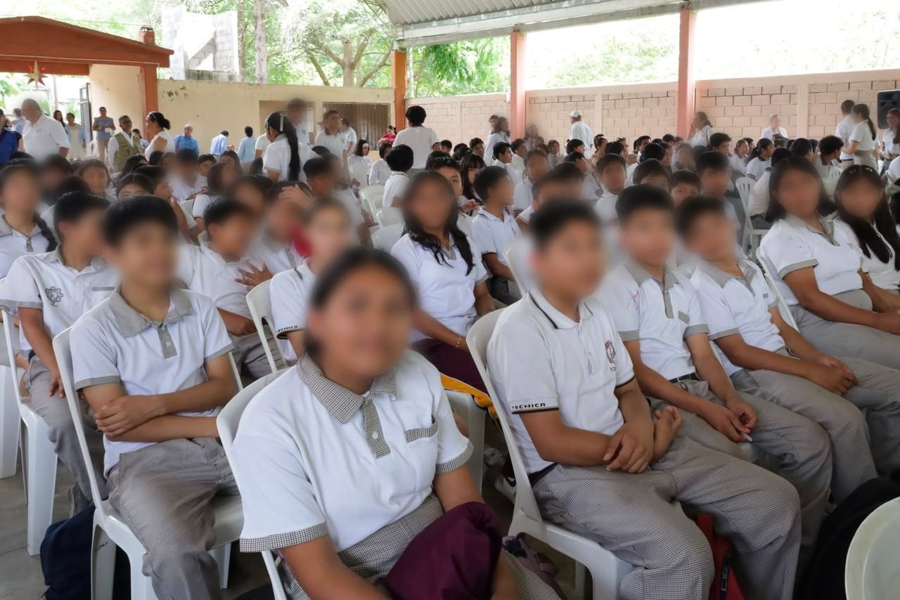 Estudiantes y familias participan en acciones de prevención de la violencia y el delito