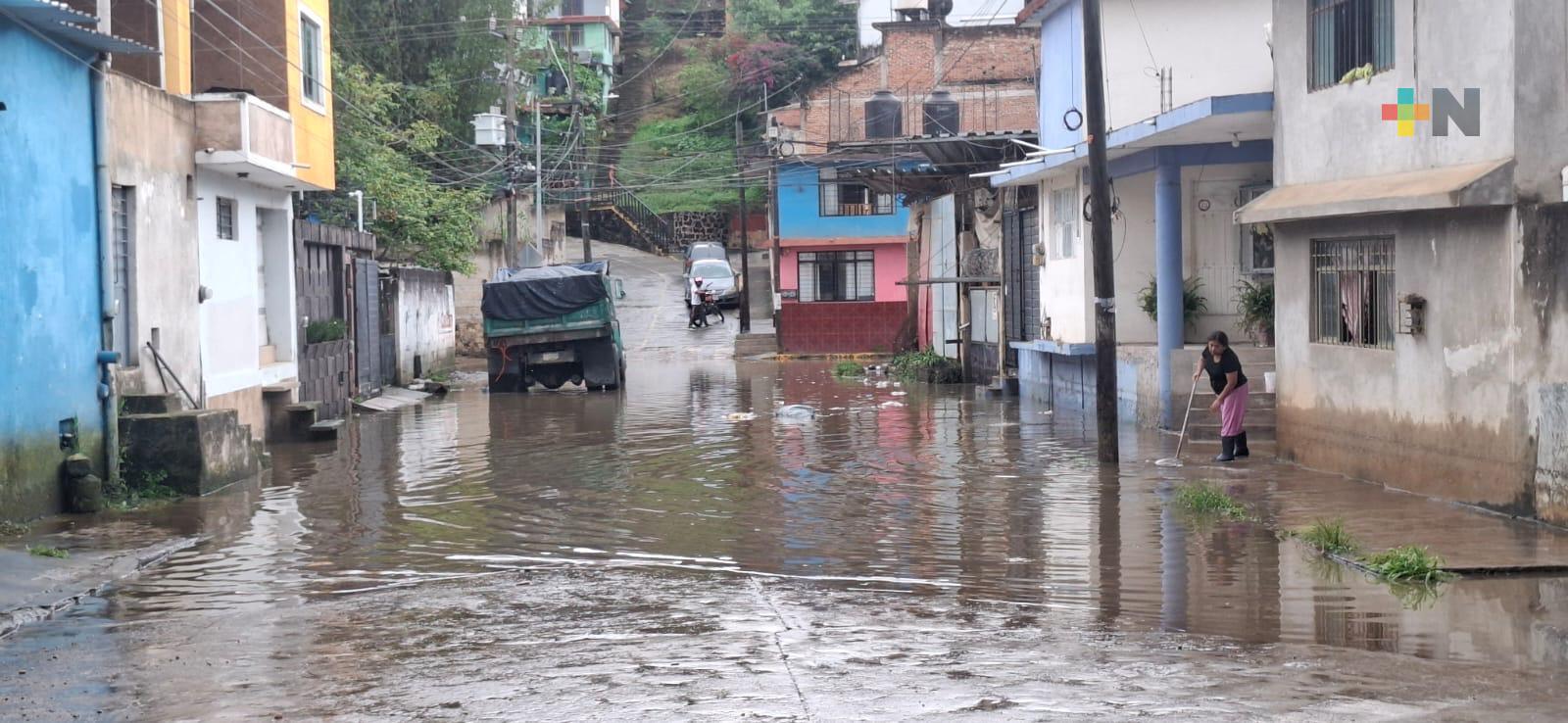Basura provoca inundaciones en calles de Xalapa