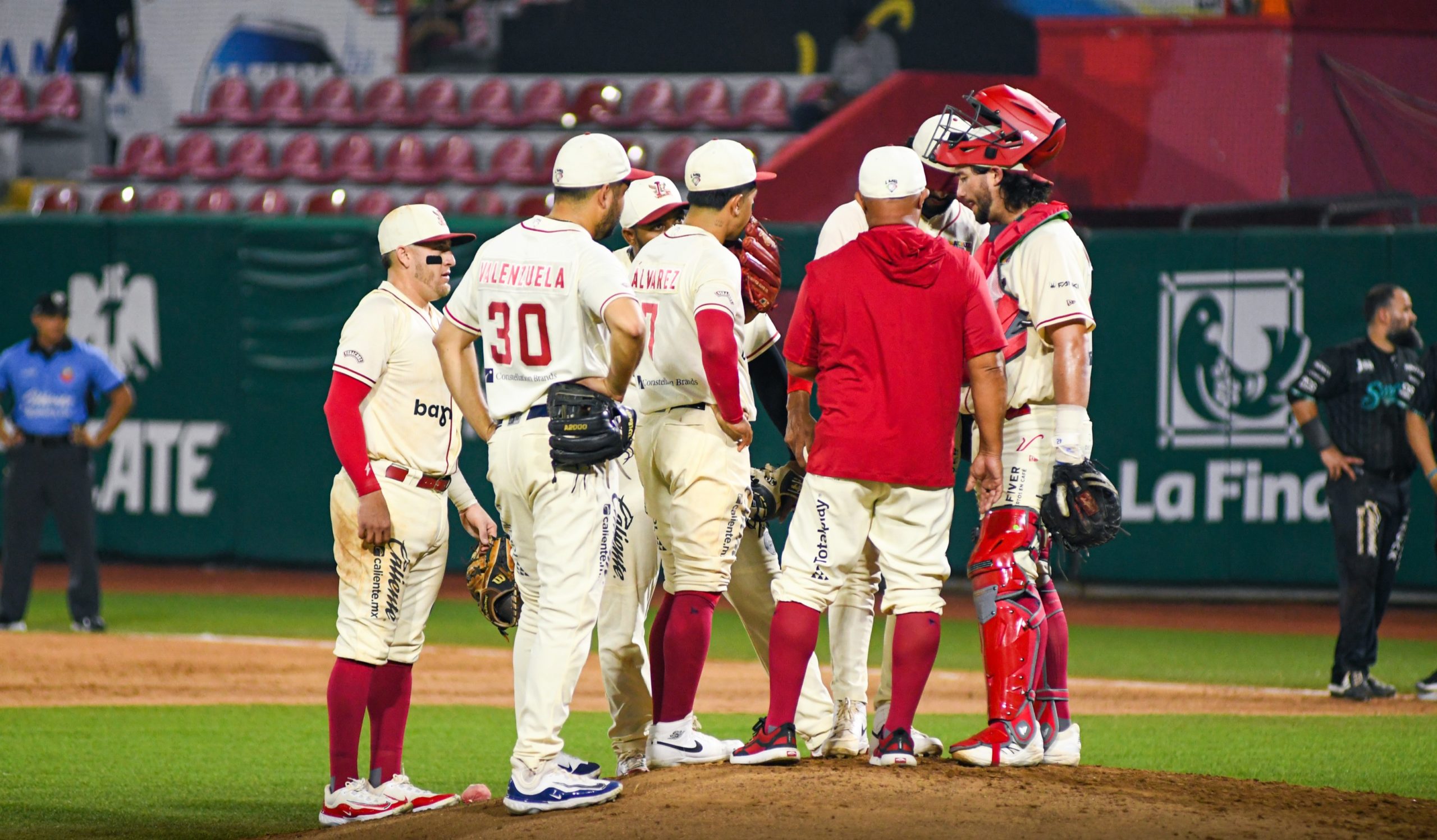 Saltillo amarra serie en Veracruz