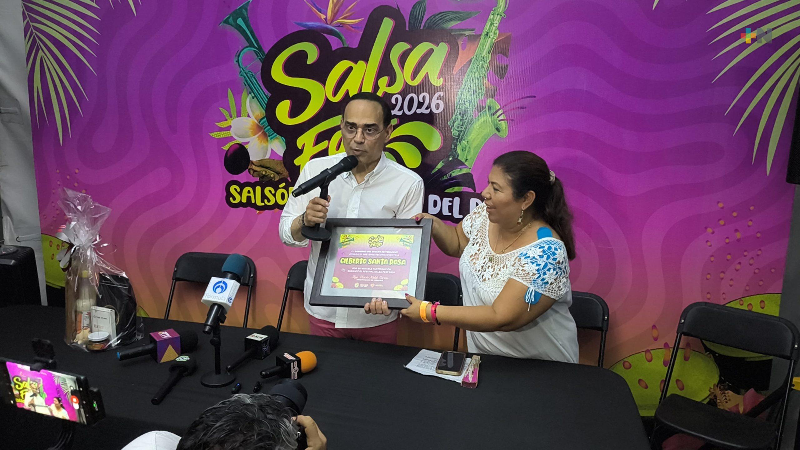Gilberto Santa Rosa recibe reconocimiento en Salsa Fest 2026