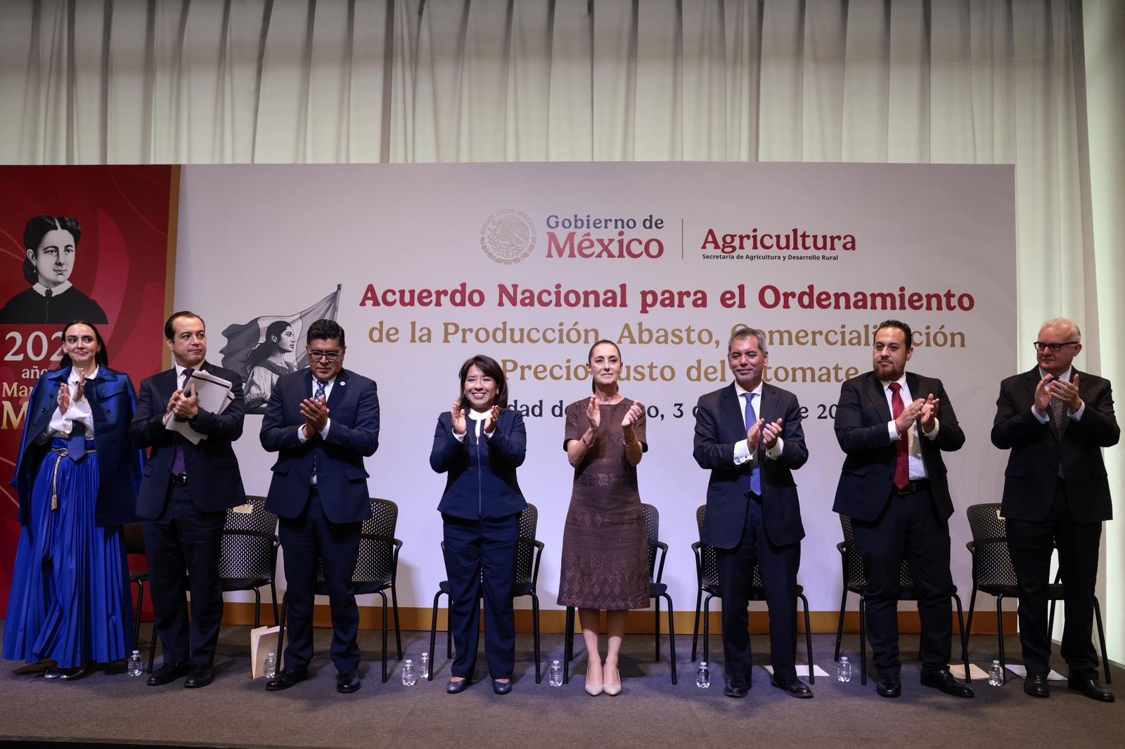 Firman Acuerdo Nacional para garantizar el precio justo del jitomate en México