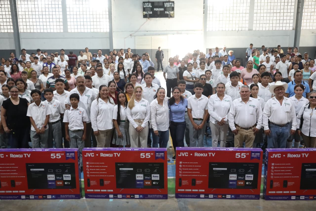 Gobierno de Veracruz equipa a 69 escuelas en Soledad de Doblado y Cotaxtla