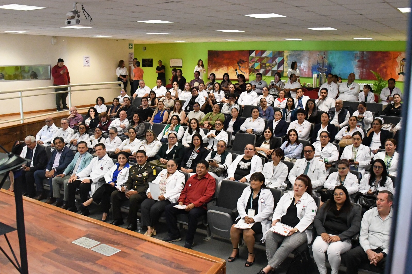 Integración de servicios médicos con atención digna y equitativa a la población: Salud
