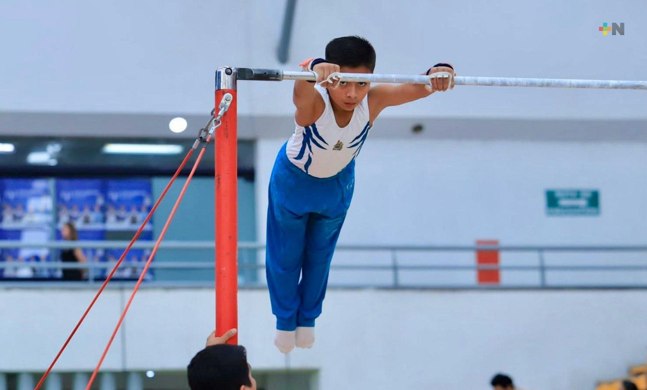 Campamento y competencias para gimnastas en Copa Veracruz