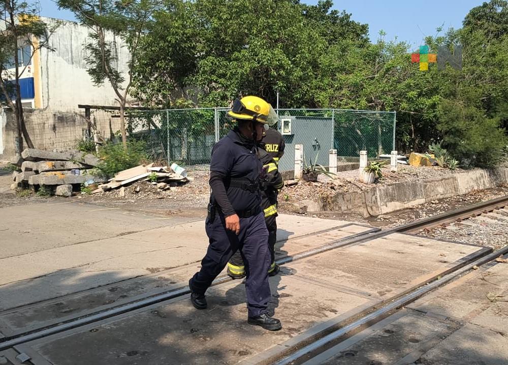 Hombre fallece al caer en tragatormentas de carretera federal Veracruz-Xalapa