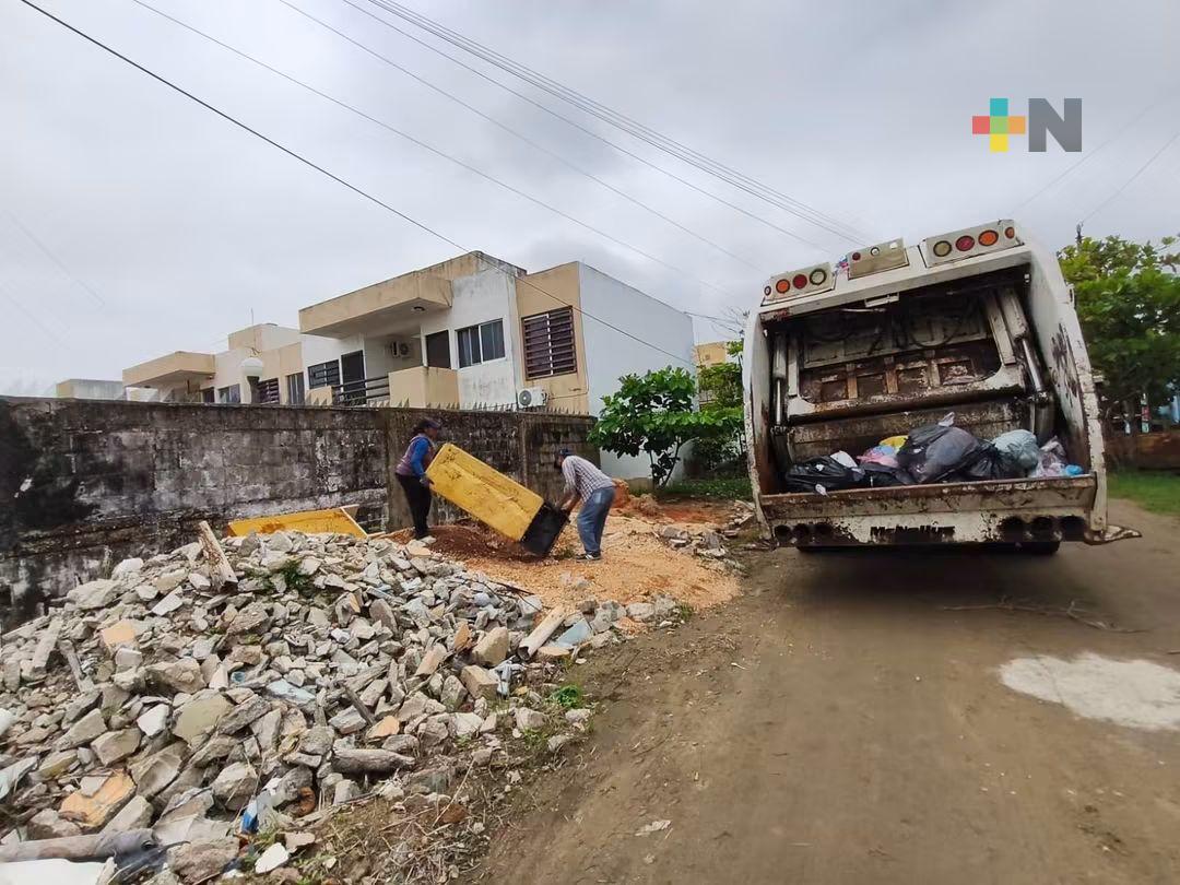 Retiran 30 toneladas de cacharros en Coatzacoalcos